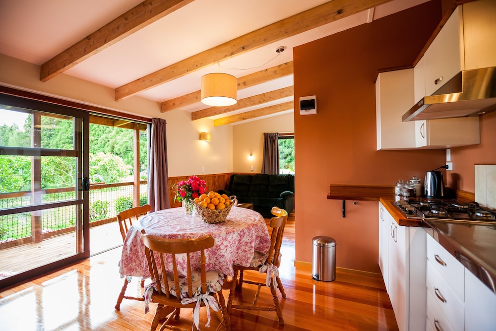 Standard Suite, 1 Bedroom, Non Smoking, Kitchen (HoneyMoon Cottage) photo 2