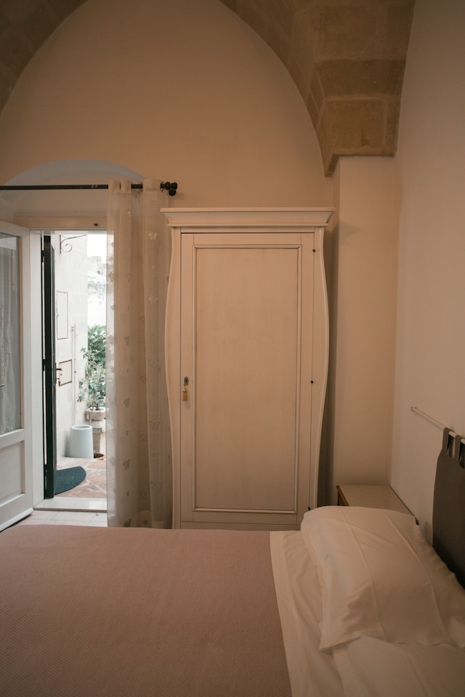 Double or Twin Room - Photo 1