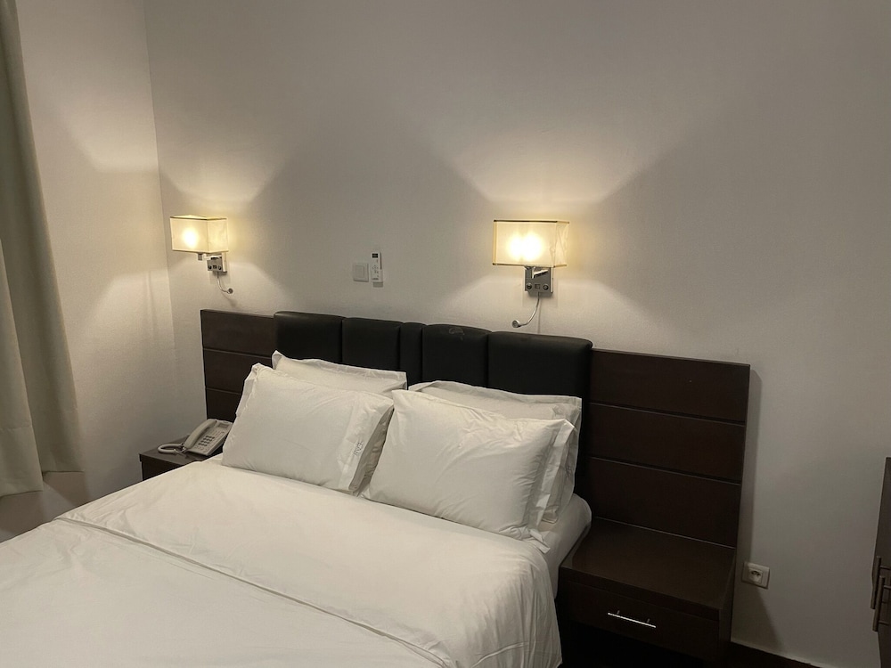 Exclusive Room, 1 King Bed, Non Smoking, City View photo 2