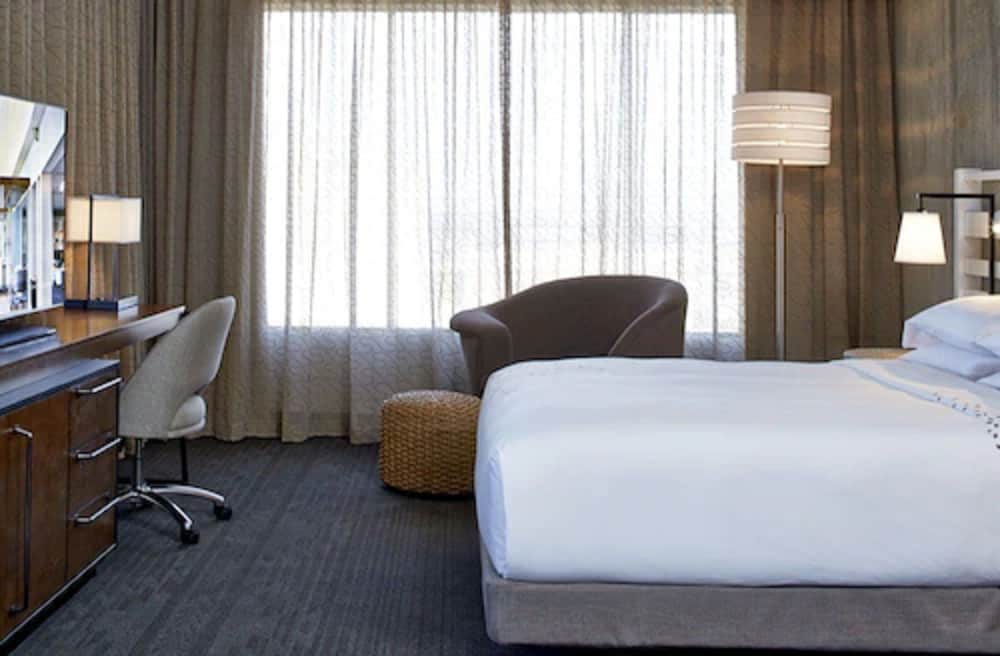 Suite, 2 Queen Beds, Balcony - Photo 4