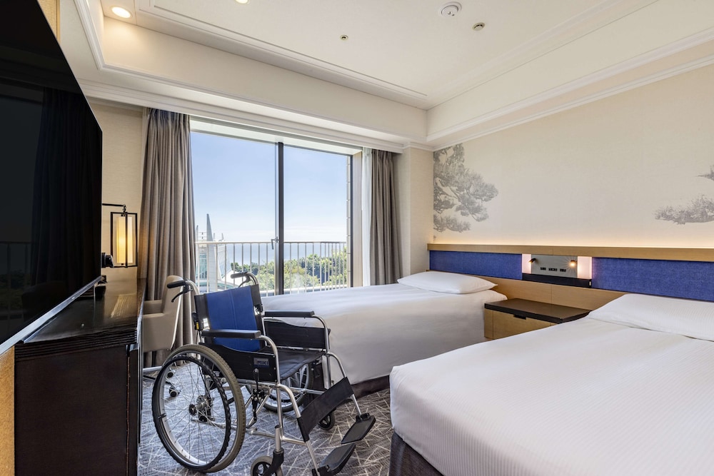 Hilton Accessible Twin - Photo 1