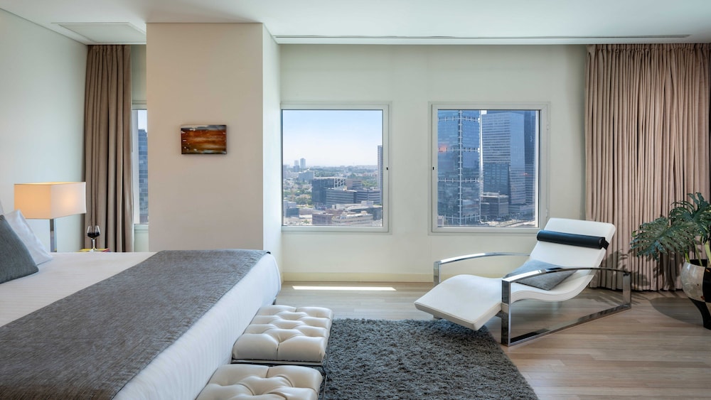 Suite, 1 Bedroom - Photo 10