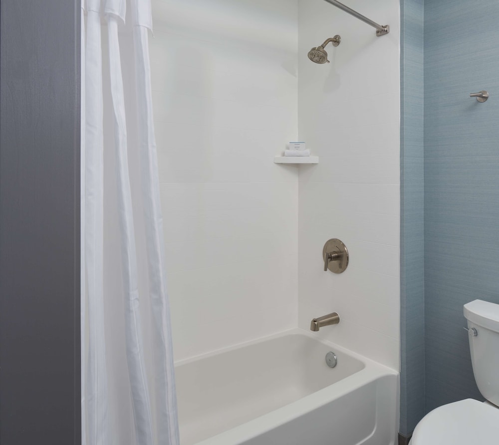 Suite, 1 King Bed, Ocean View - Photo 10