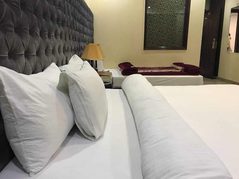 Executive Triple Room photo 3