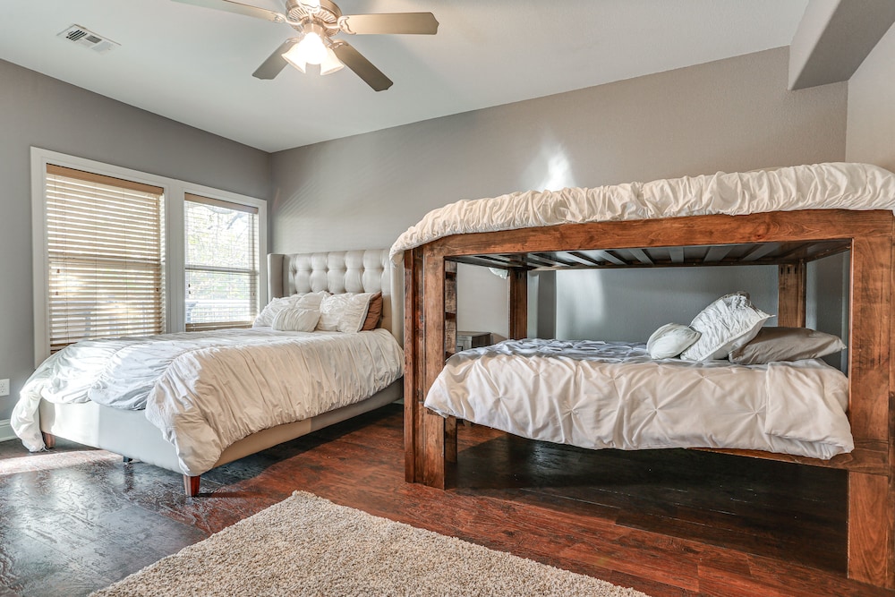 House (4 Bedrooms) photo 1