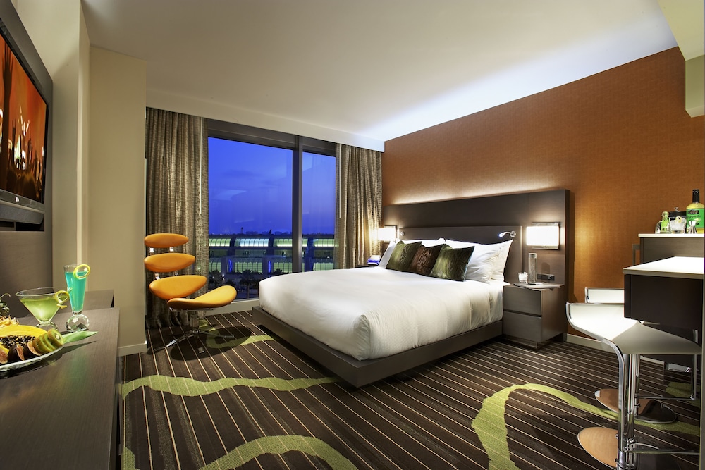 Suite, 1 King Bed (Hard Rock) - Photo 2