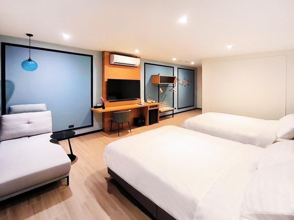Deluxe Double or Twin Room