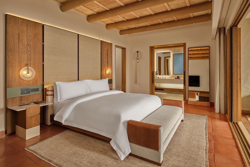 Presidential Villa, 1 Double Bed, Beachfront photo 3