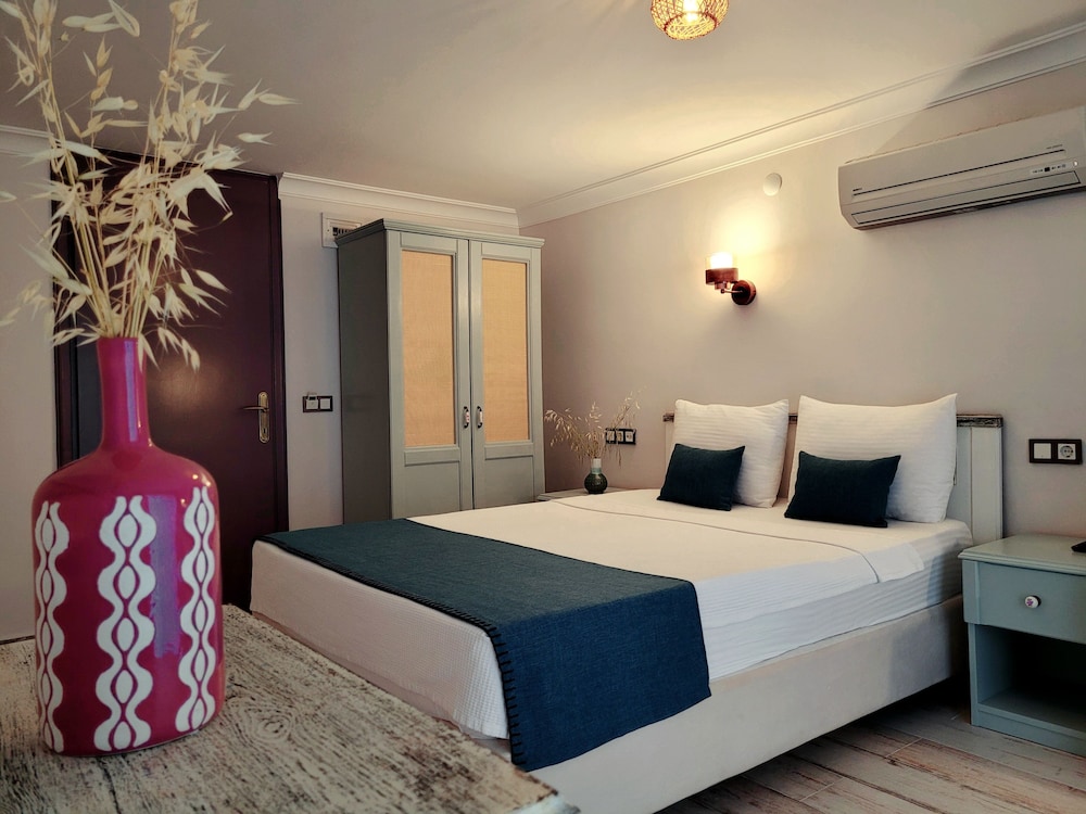 Deluxe Double Room, Garden View