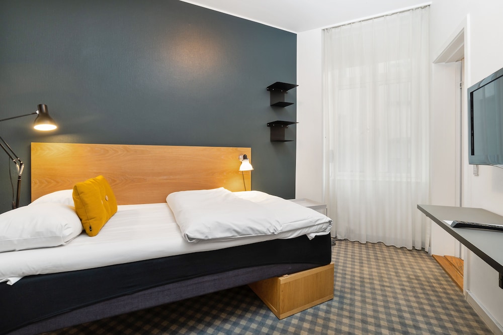 Tiny ( 1 Small Bed 90x200cm) photo 2