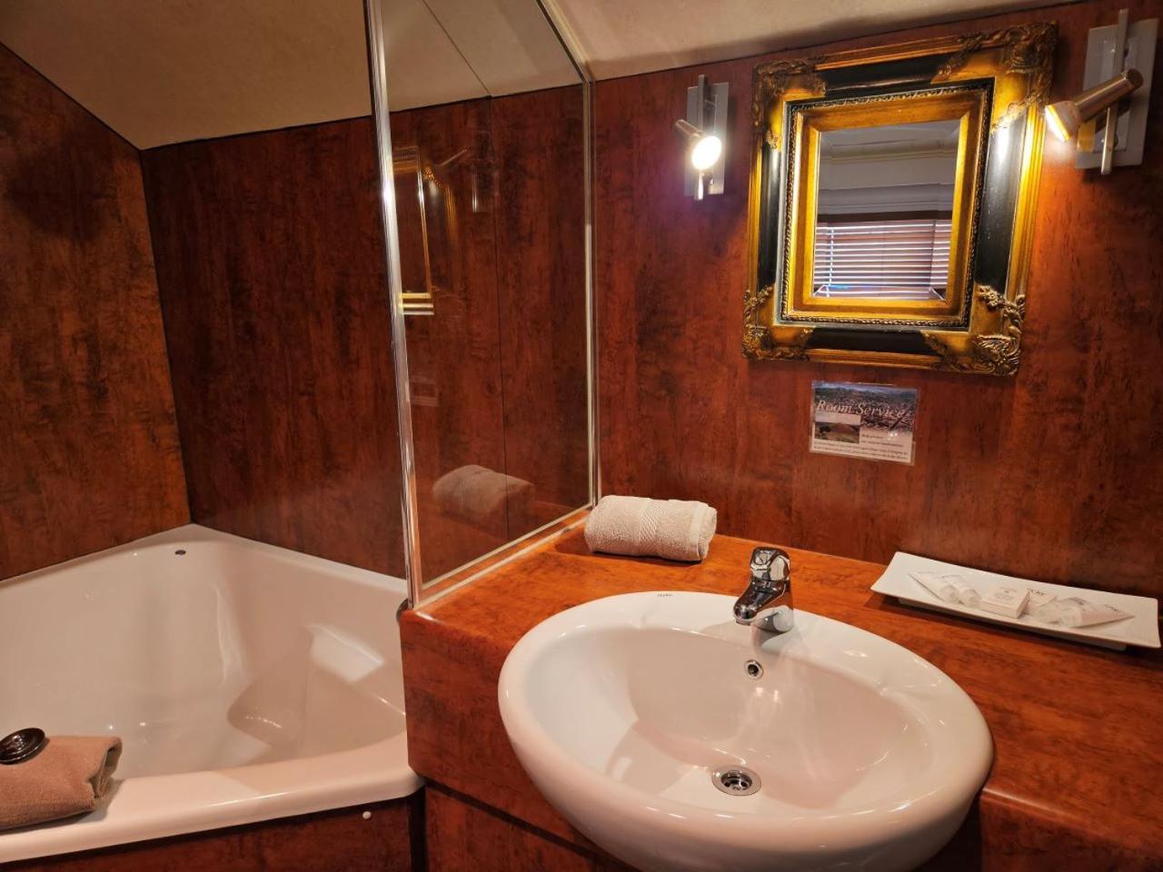 Executive Suite photo 2