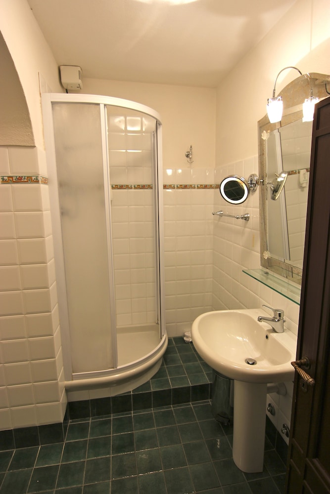 Deluxe Double Room, Private Bathroom (external) photo 2