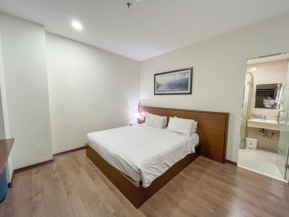 Standard Double Room, No Windows photo 1