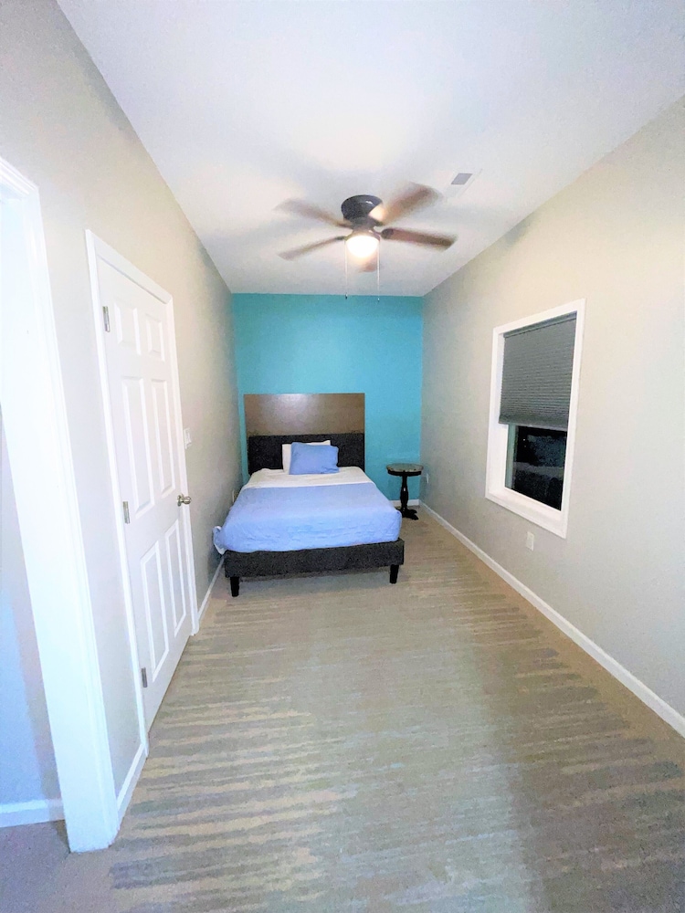 Family Apartment, 4 Bedrooms, Balcony, Bay View photo 1