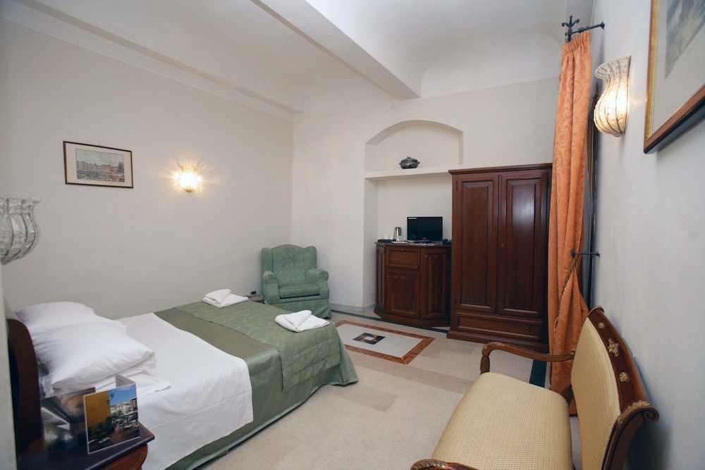 Classic Double or Twin Room