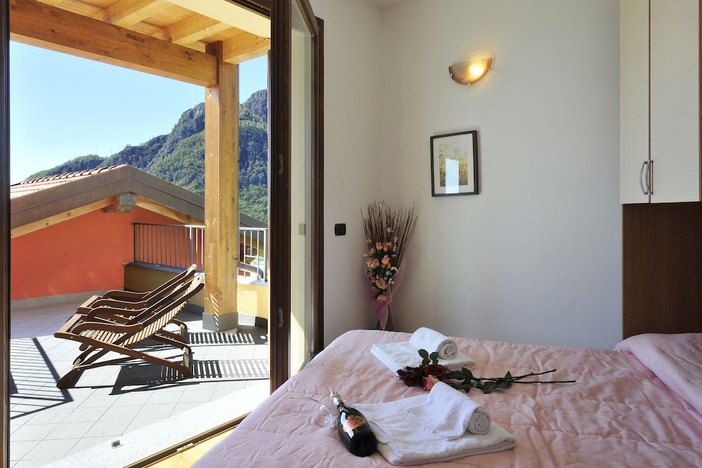 Family Apartment, Multiple Beds, Mountainside (Borgo La Sorgente - Magnolia) photo 1