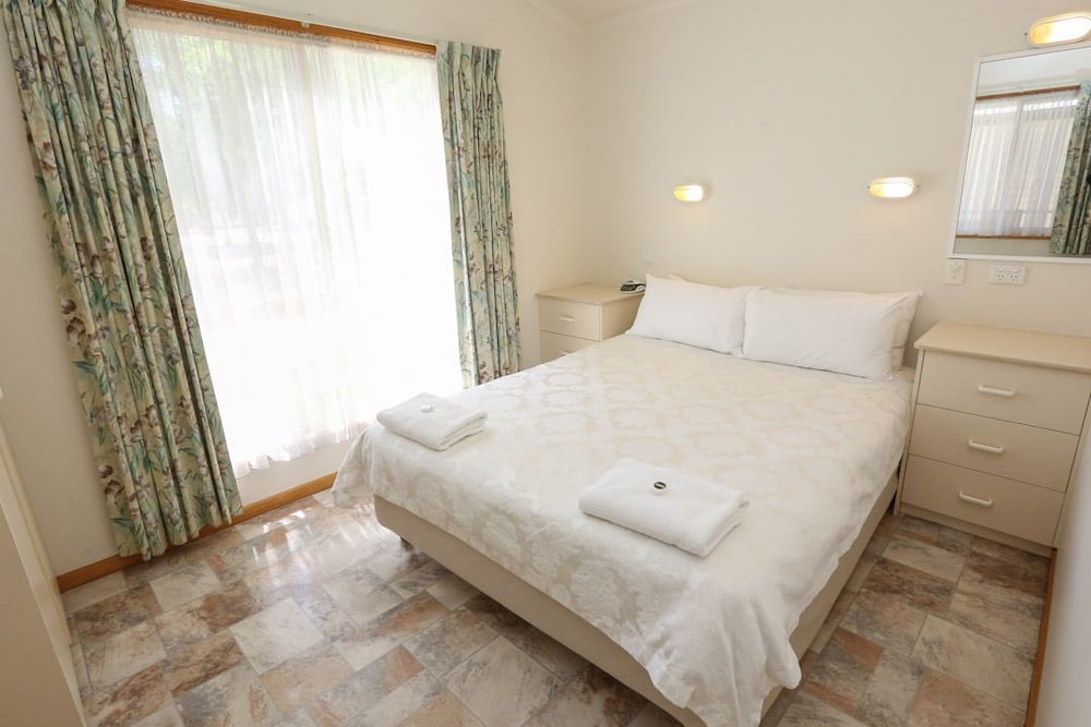 Deluxe Spa 5 Berth photo 2