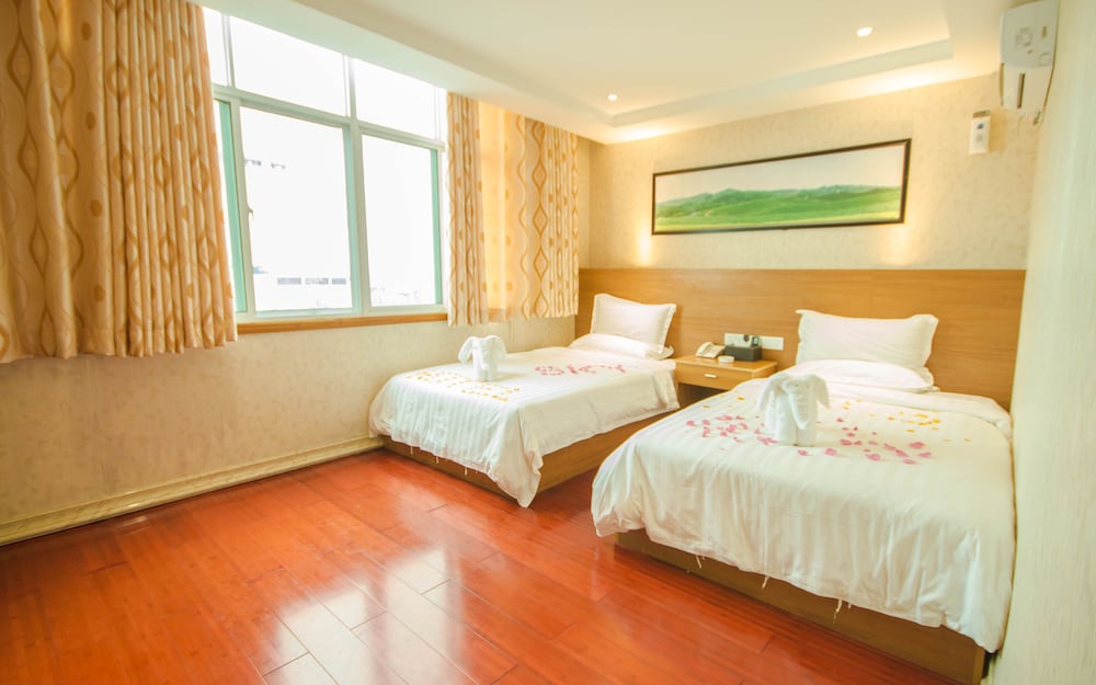 Deluxe Twin Room, with Window photo 1
