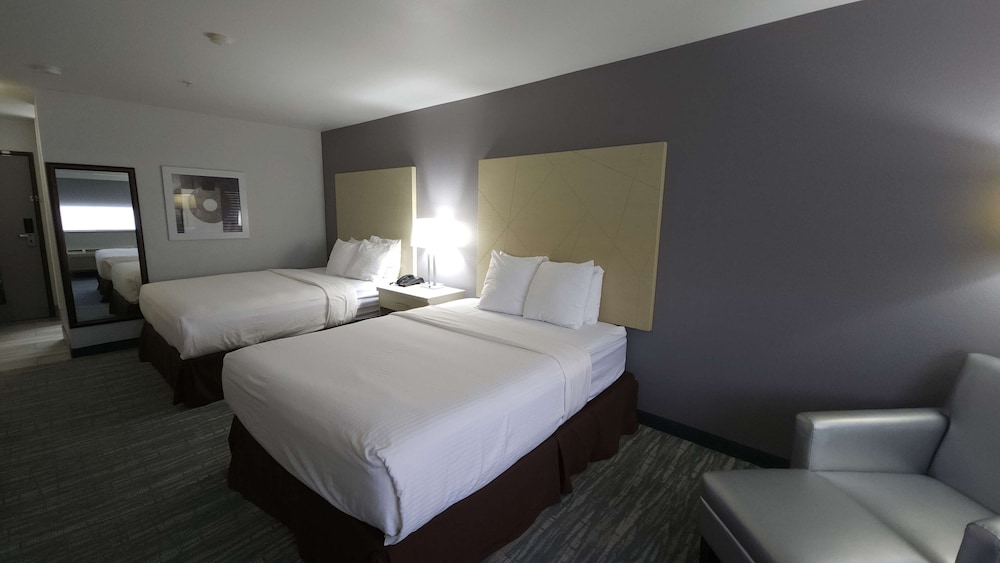 Standard Room, 2 Queen Beds, Accessible, Refrigerator & Microwave - Photo 5