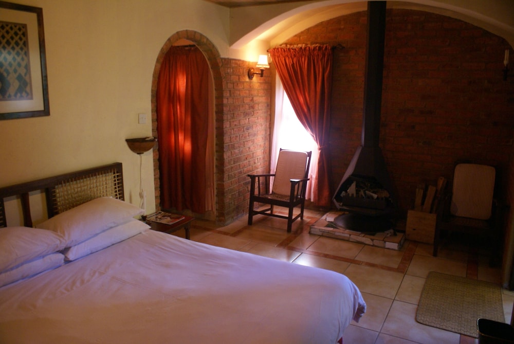 Villa, 2 Bedrooms (Harare)