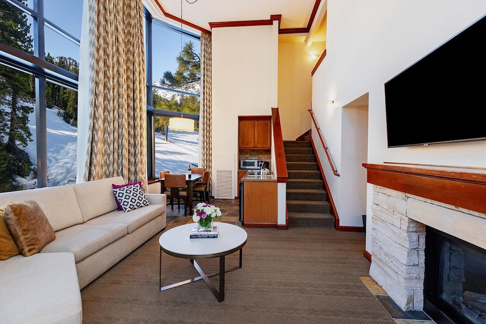 Penthouse, 2 Bedrooms (Suite) - Photo 1
