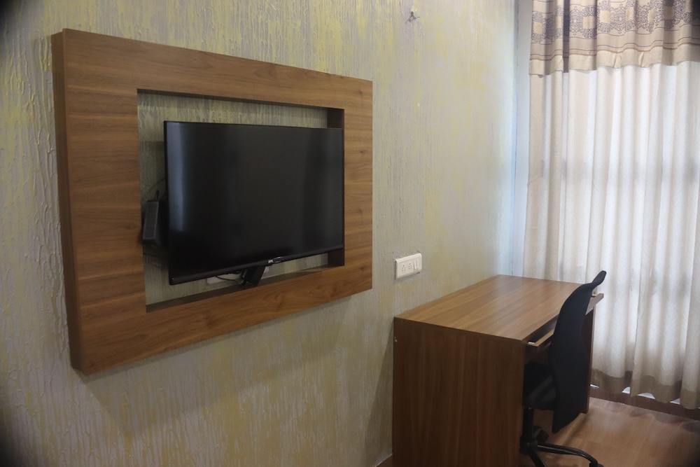 Standard King Room photo 3