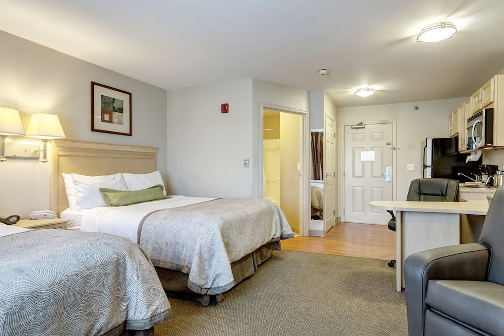 Studio Suite, 2 Queen Beds, Accessible (Roll-In Shower) - Photo 6