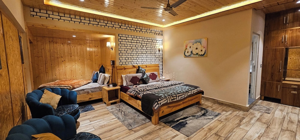 Cedar Club Room - Photo 8