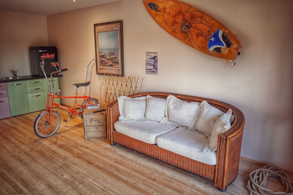 Design Apartment, 1 Double Bed with Sofa bed, Refrigerator & Microwave photo 3