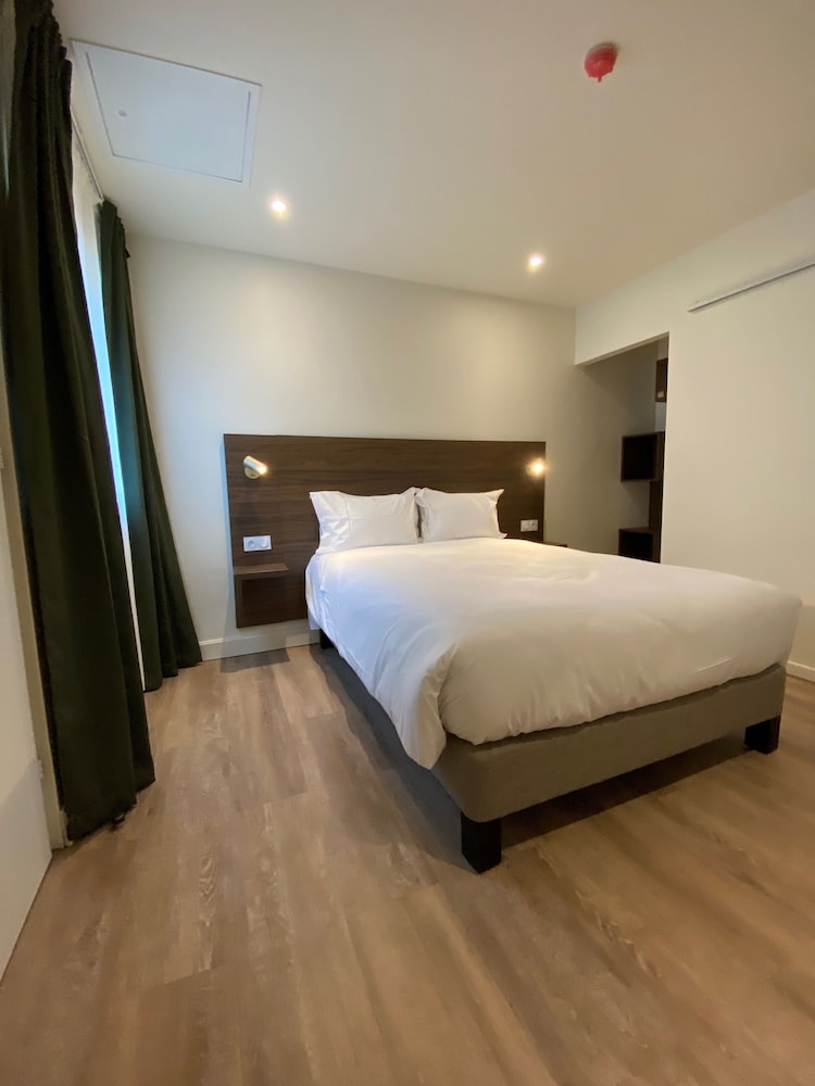 Economy Double Room - Photo 6