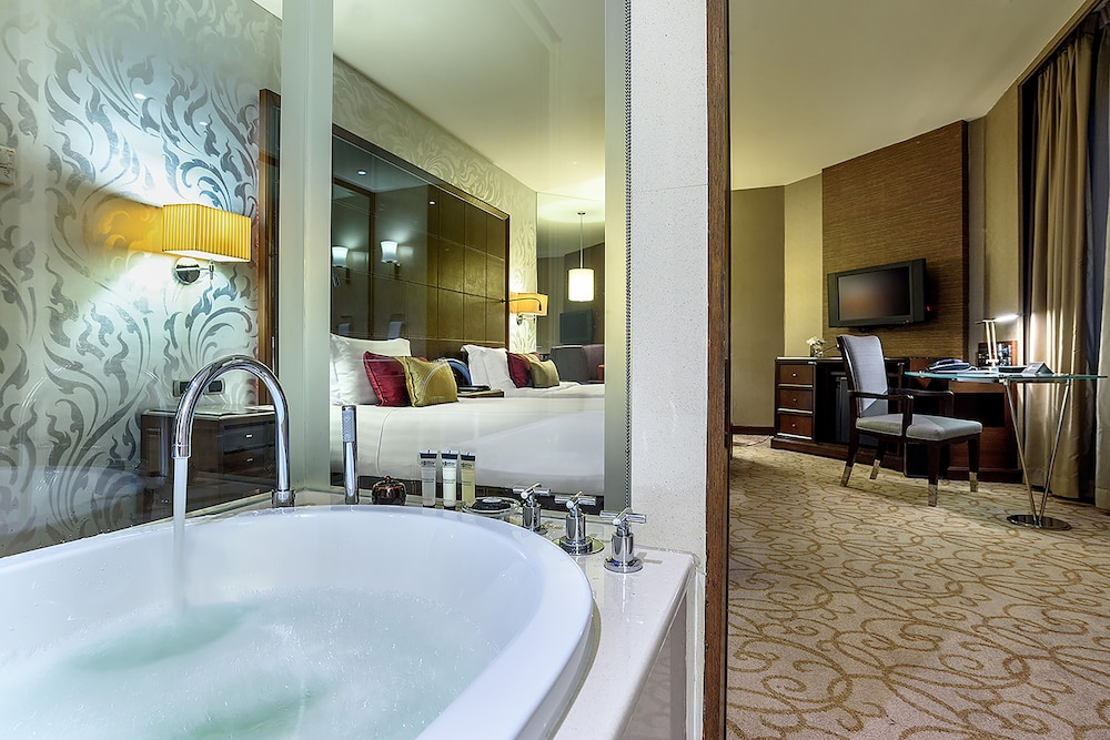 Presidential Suite, 2 Bedrooms thumbnail 6