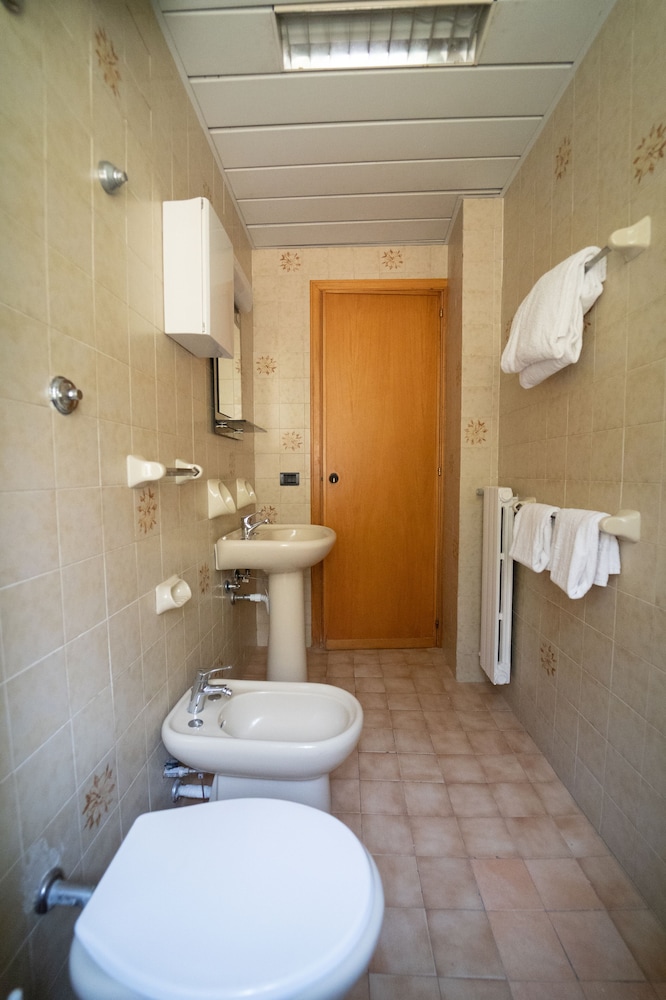 Triple Room - Photo 9