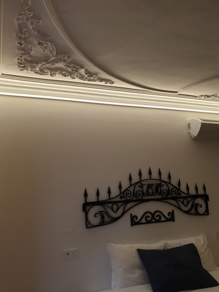 Deluxe Room, Balcony, City View photo 3