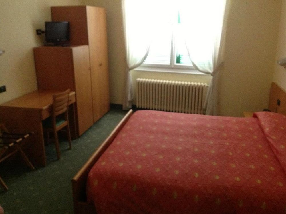 Double or Twin Room photo 2