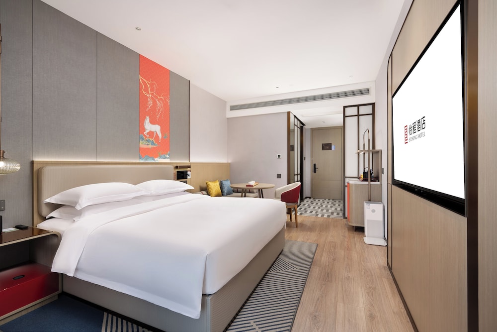Superior Double Room, City View photo 2