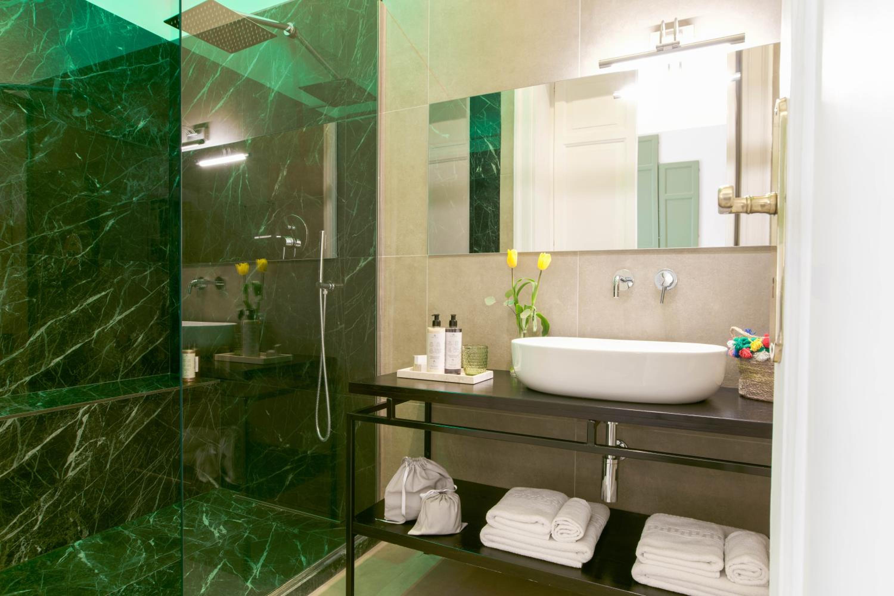 Deluxe Triple Room photo 3