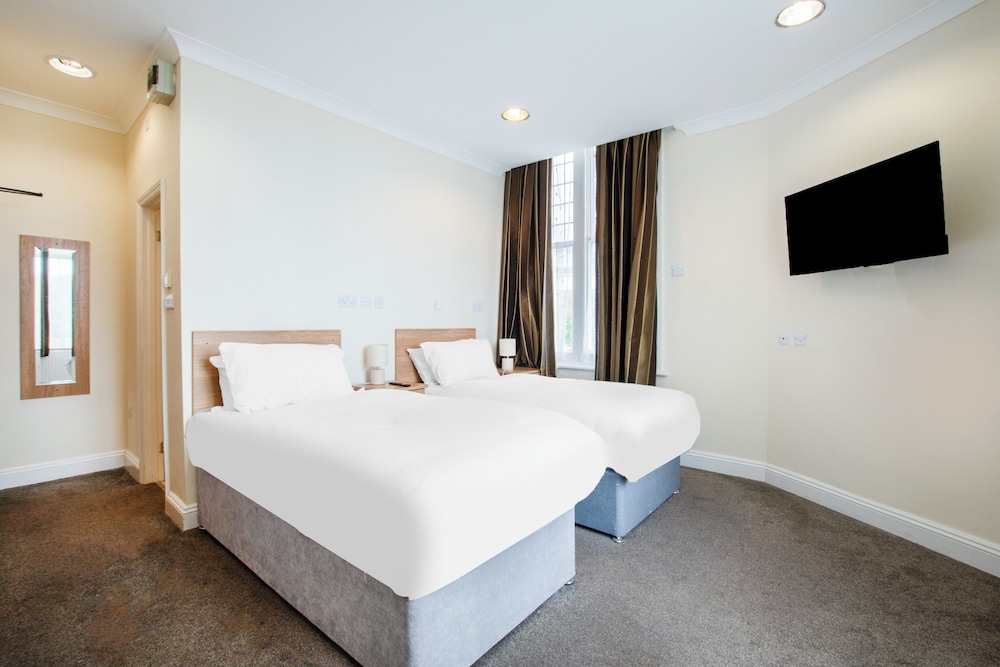 Standard Twin Room - Photo 1