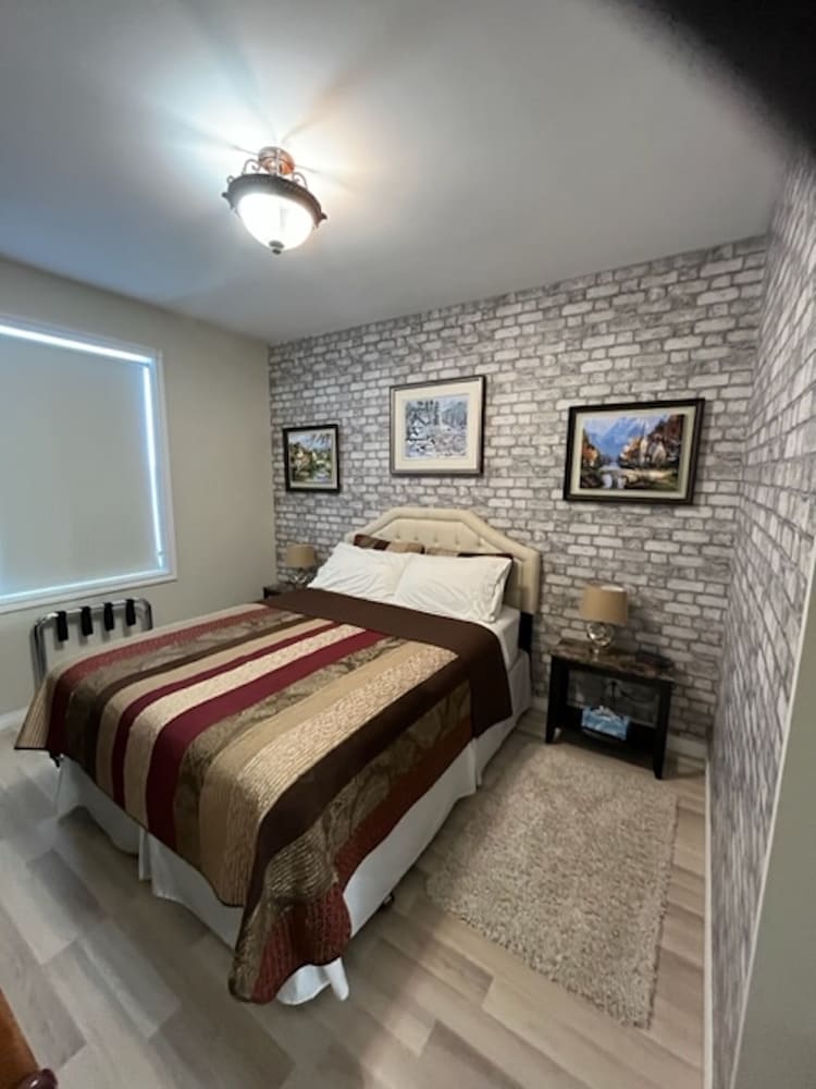 Standard Room, 1 Queen Bed photo 3