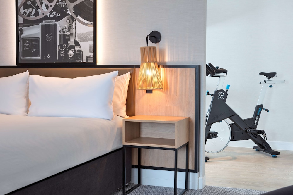 Room, 1 King Bed (Fitness) - Photo 5