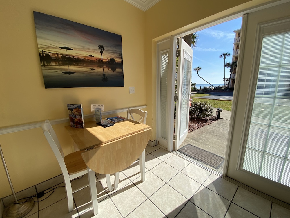 North Cottage, 2 Double Beds, Ocean View photo 3
