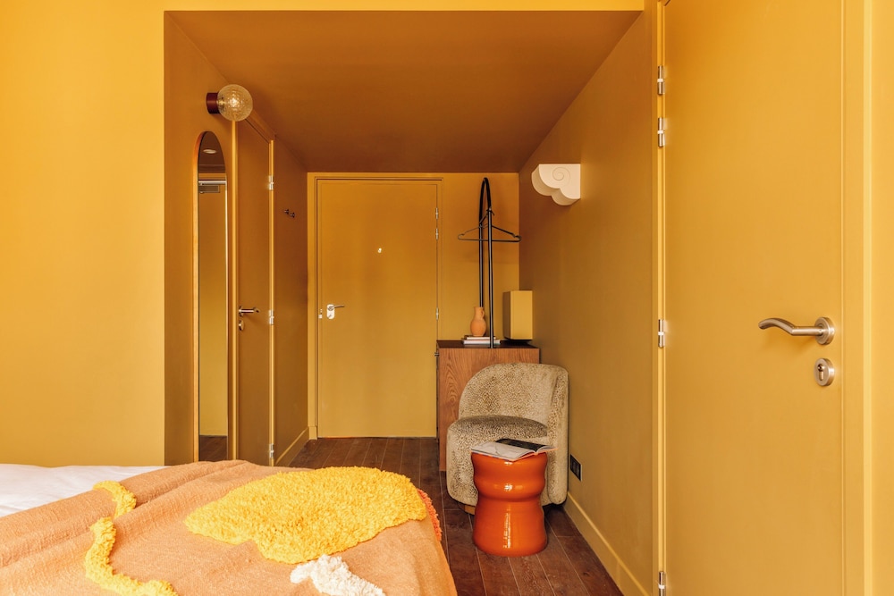 Locke Room photo 1