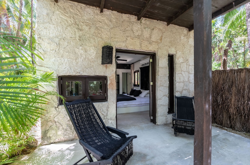 Room, Garden View - Photo 3