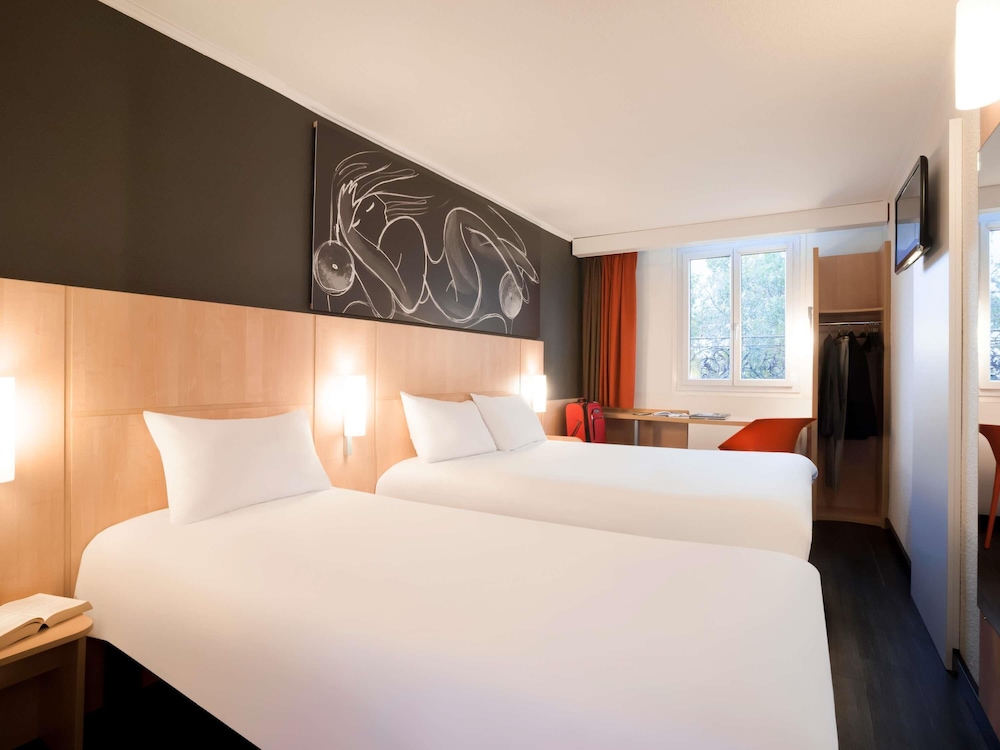 Standard Room, Multiple Beds photo 3
