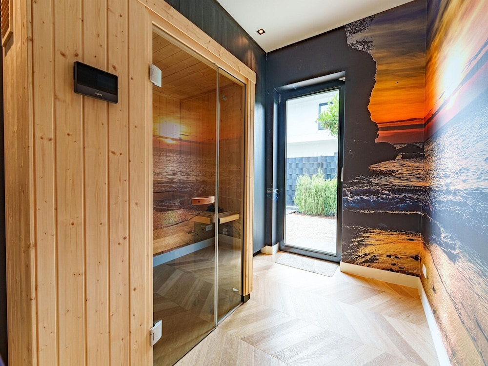 Villa photo 2
