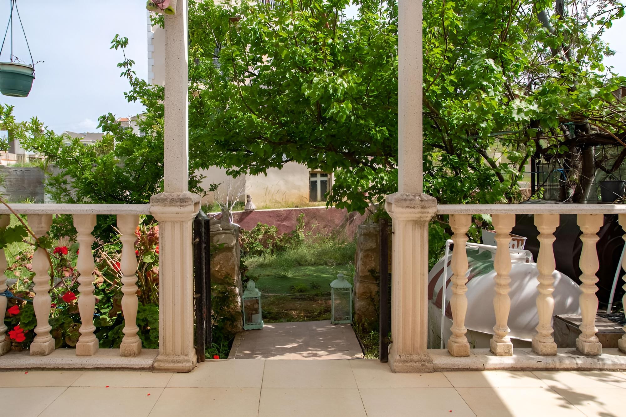 Villa photo 2
