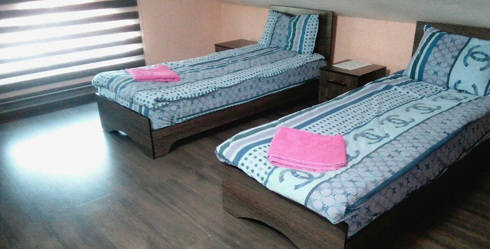 Sharing room, Man only