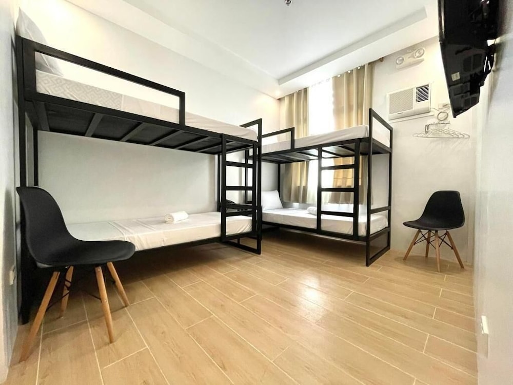 4-Bed Mixed Dormitory Room