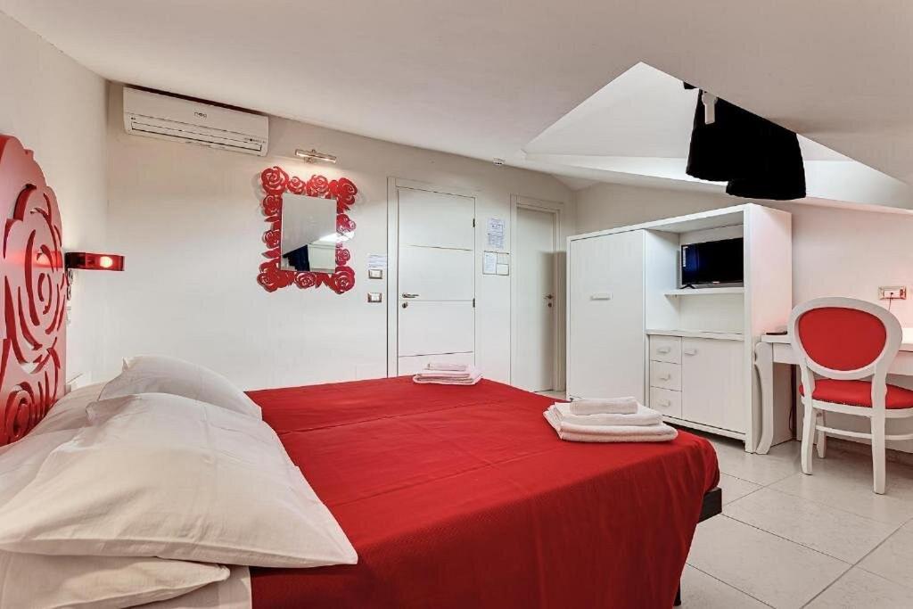 Basic Triple Room photo 1