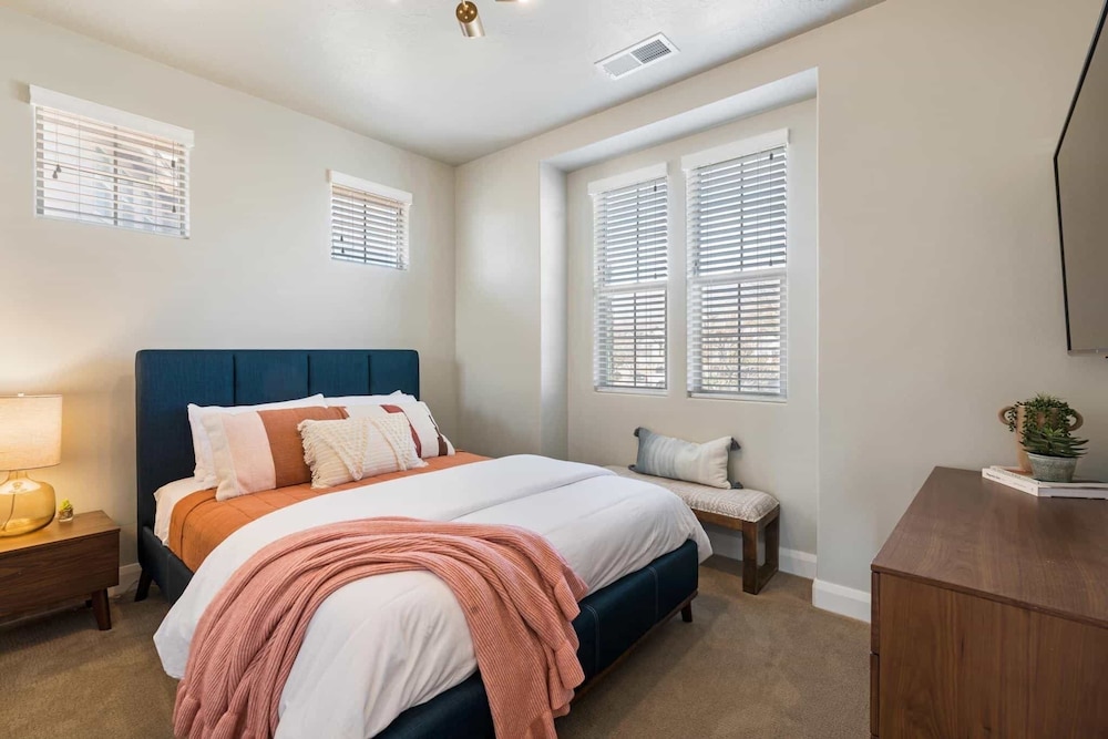 Townhome, 4 Bedrooms