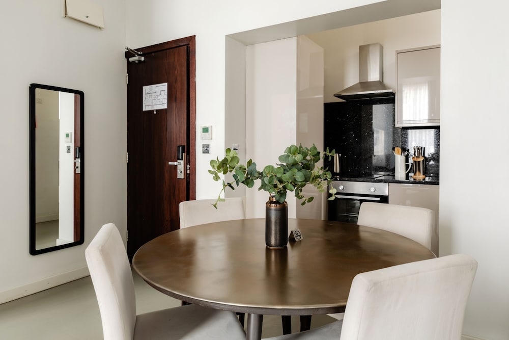 City Apartment, Private Bathroom photo 2